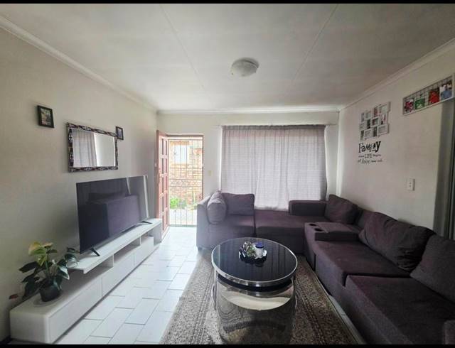 2 BEDROOM HOUSE FOR SALE IN BIRCHLEIGH
